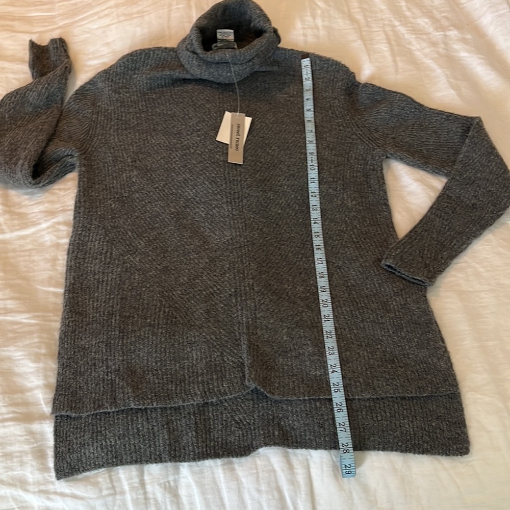 Sweet Romeo Sweater - Picture 5 of 7